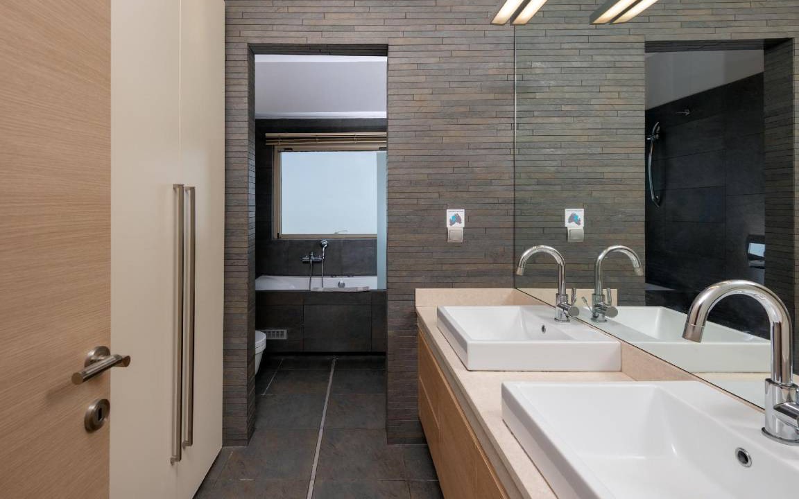 Photo of Bathroom in Ialyssos