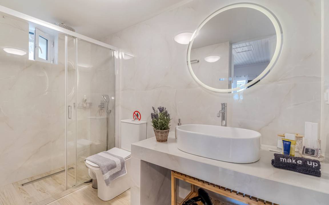Photo of Bathroom in Perigiali