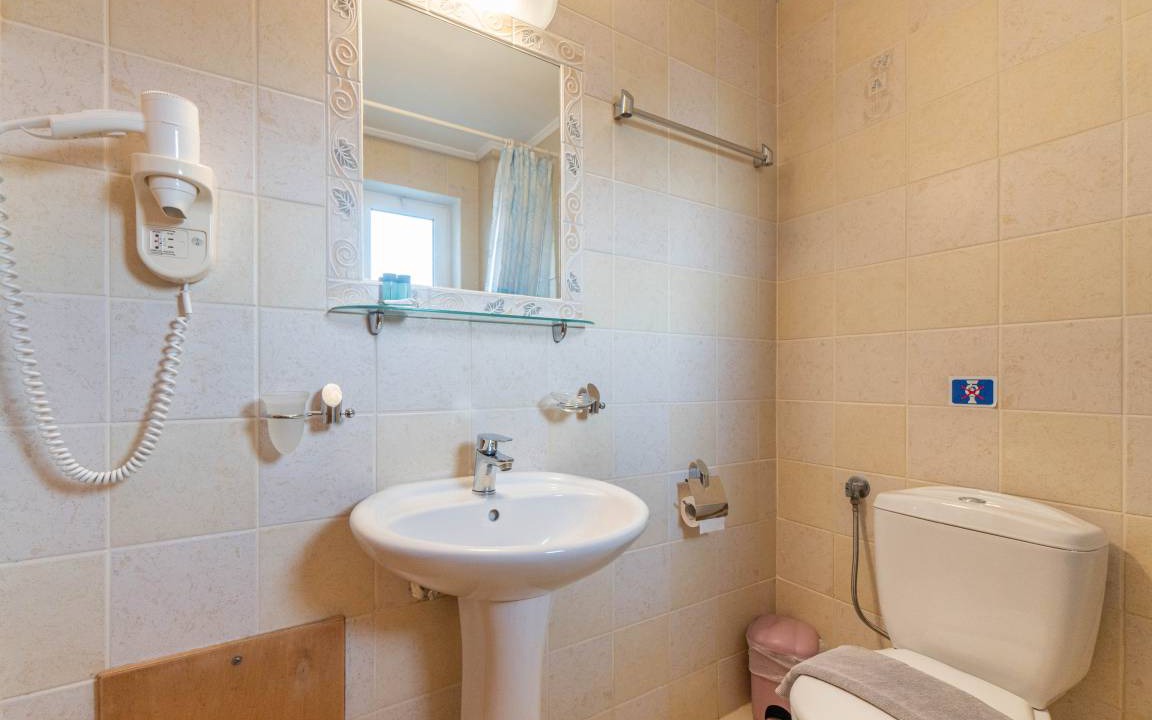 Photo of Bathroom in Agios Stefanos Avliotes