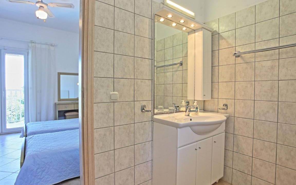 Photo of Bathroom in Apraos