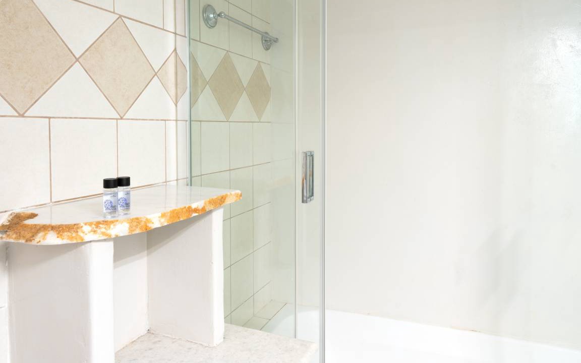Photo of Bathroom in Glinado