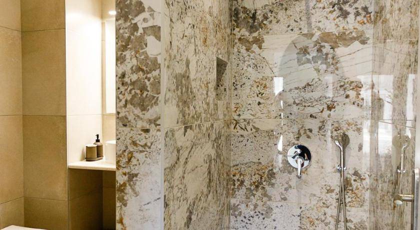 Photo of Bathroom in Kalamata Marina