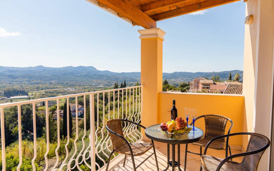 Photo of Patio Balcony in Esperion