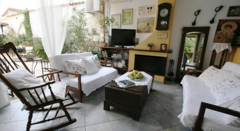 Photo of Others in Paralia Porovitsis