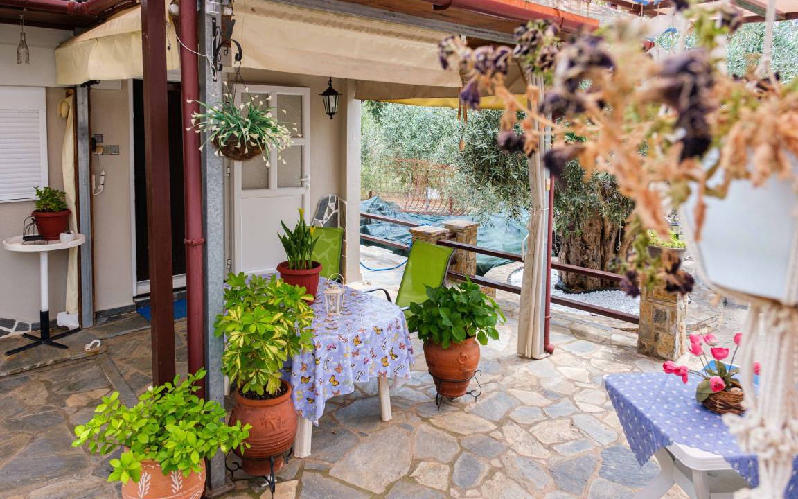 Photo of Patio Balcony in Pella Region