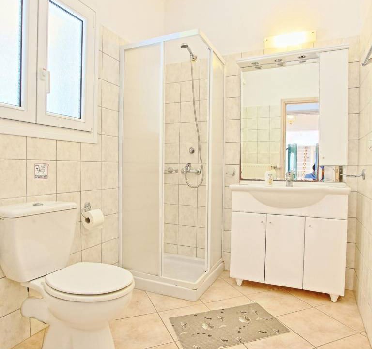 Photo of Bathroom in Apraos