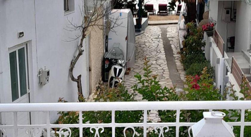 Photo of Patio Balcony in Messonghi