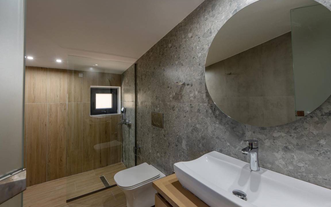 Photo of Bathroom in Roumeli