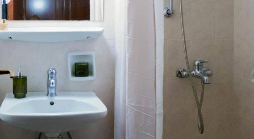 Photo of Bathroom in Marmari