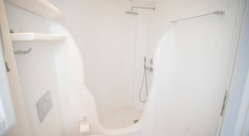 Photo of Bathroom in Elia