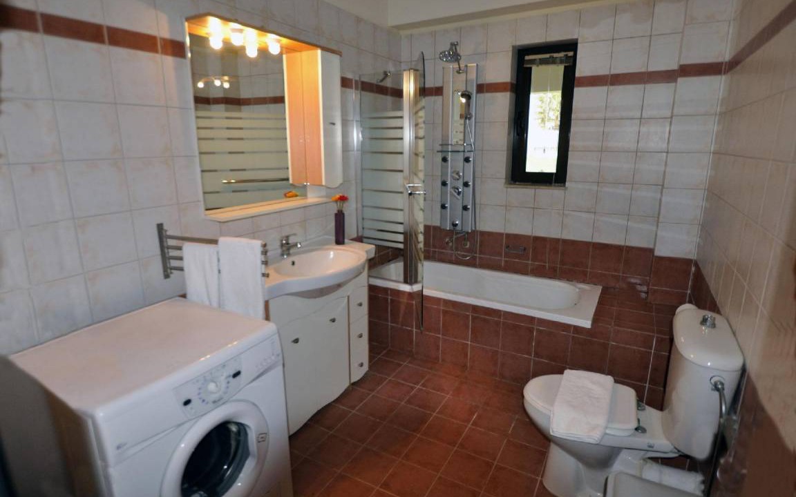 Photo of Bathroom in Tingaki