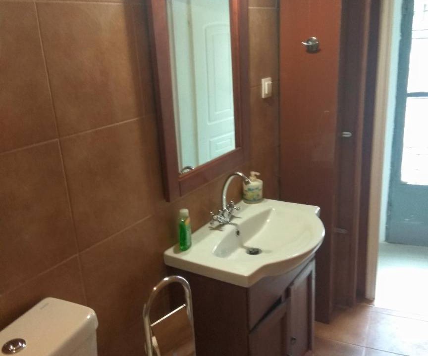 Photo of Bathroom in Omales