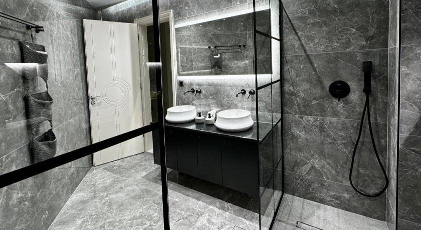 Photo of Bathroom in Petaloudes