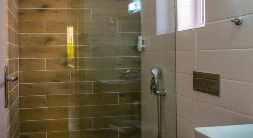 Photo of Bathroom in Platanes