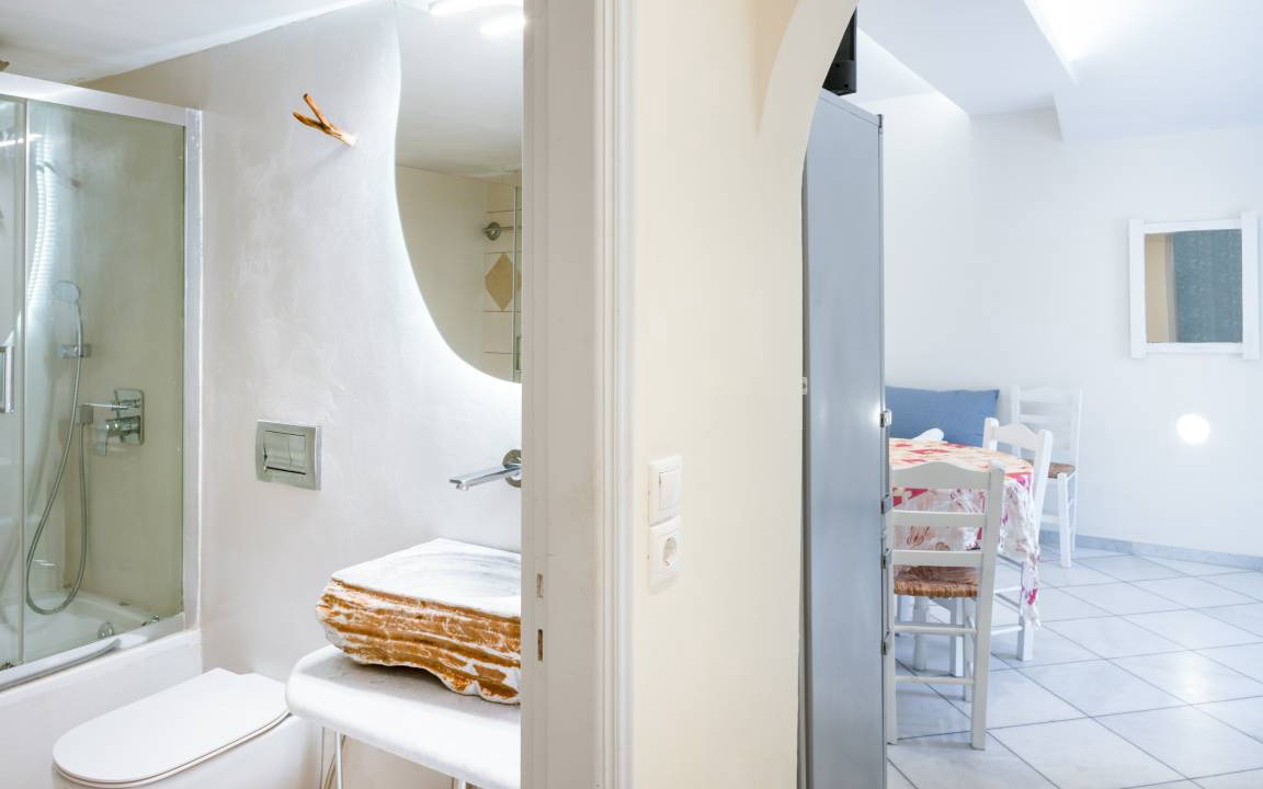 Photo of Bathroom in Glinado