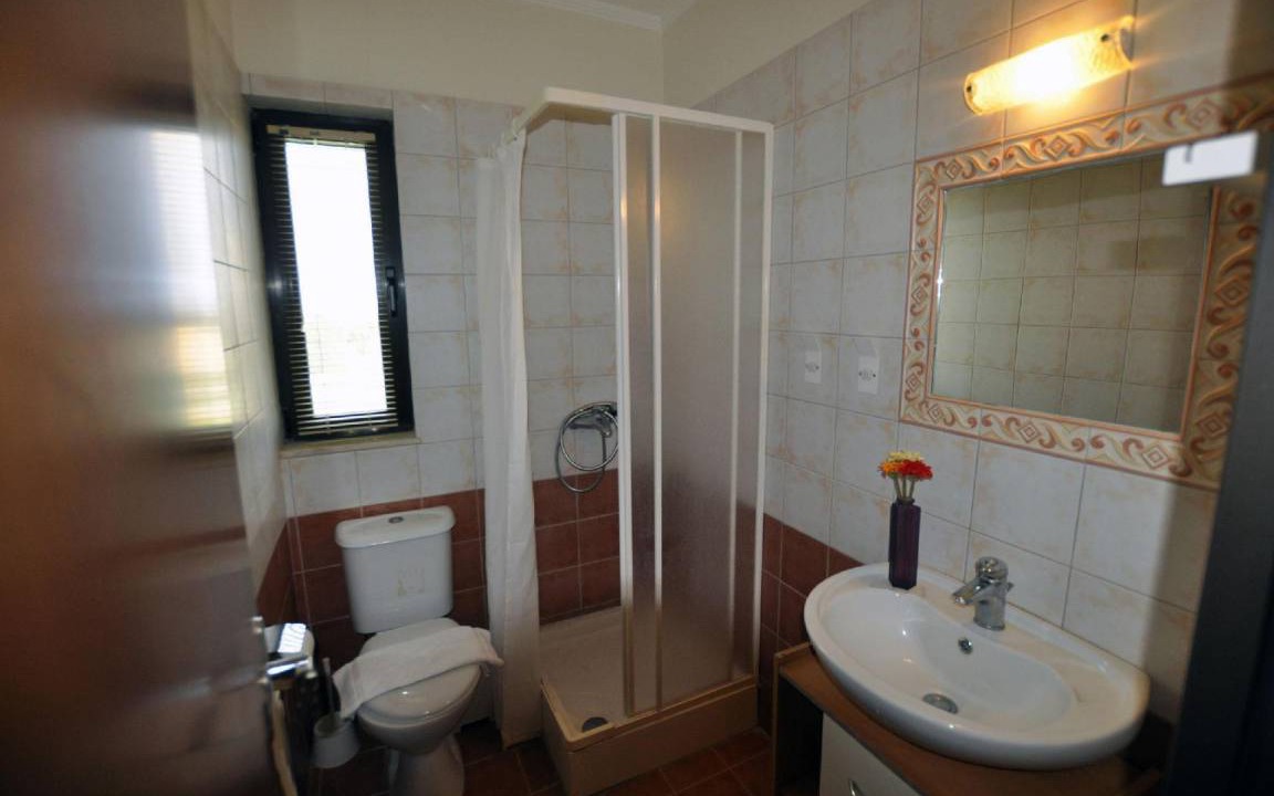 Photo of Bathroom in Tingaki