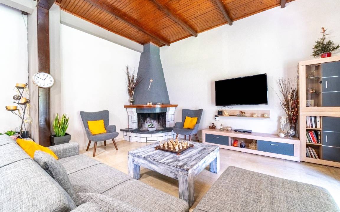 Photo of Livingroom in Chlomatiana