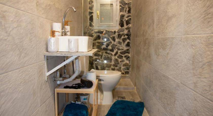 Photo of Bathroom in Messonghi
