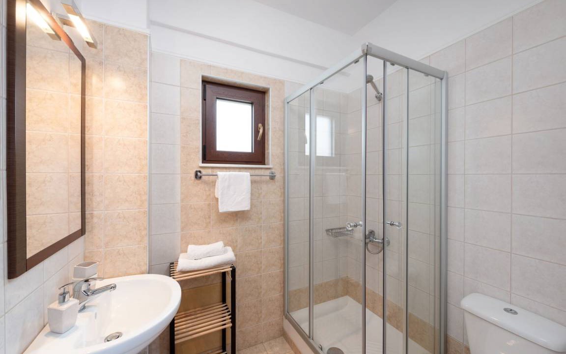 Photo of Bathroom in Pyrgos Psilonerou