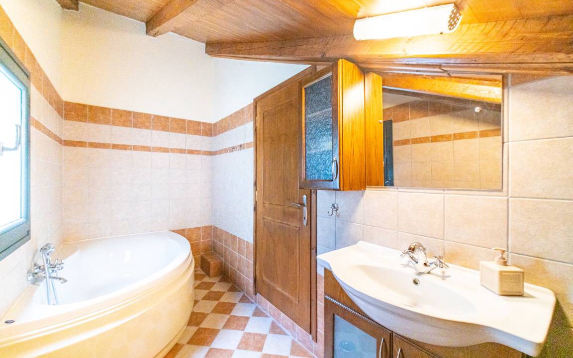 Photo of Bathroom in Paramonas
