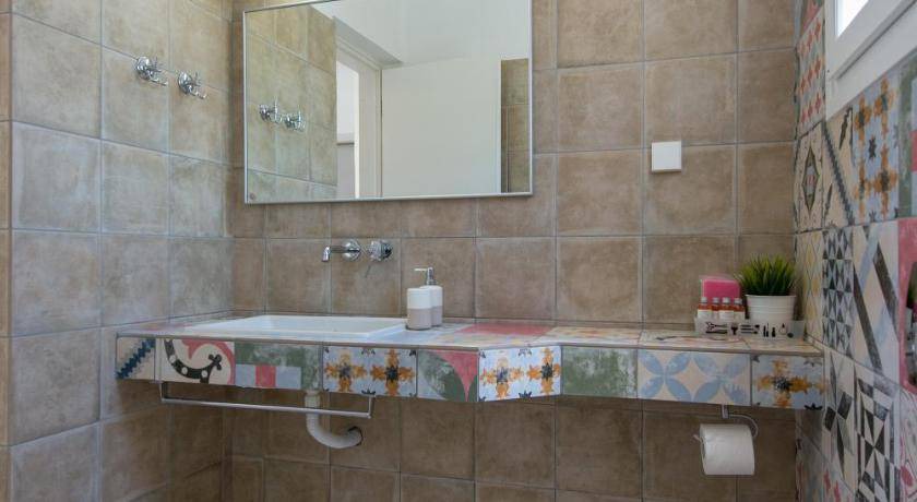 Photo of Bathroom in Kamares