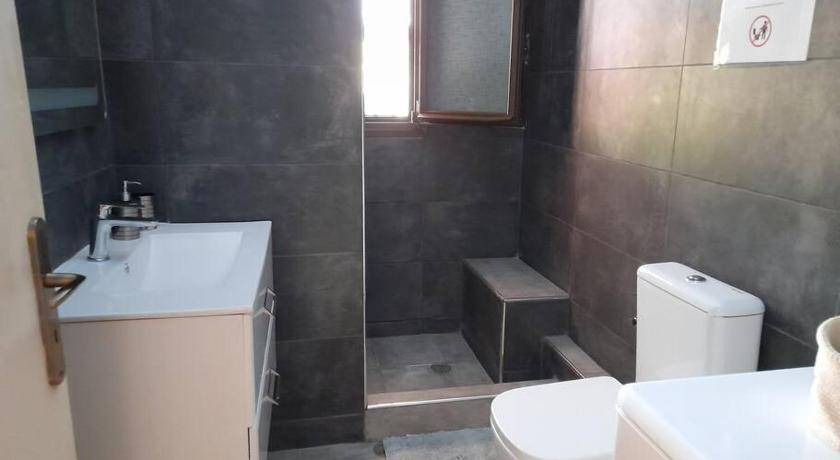 Photo of Bathroom in Isthmia