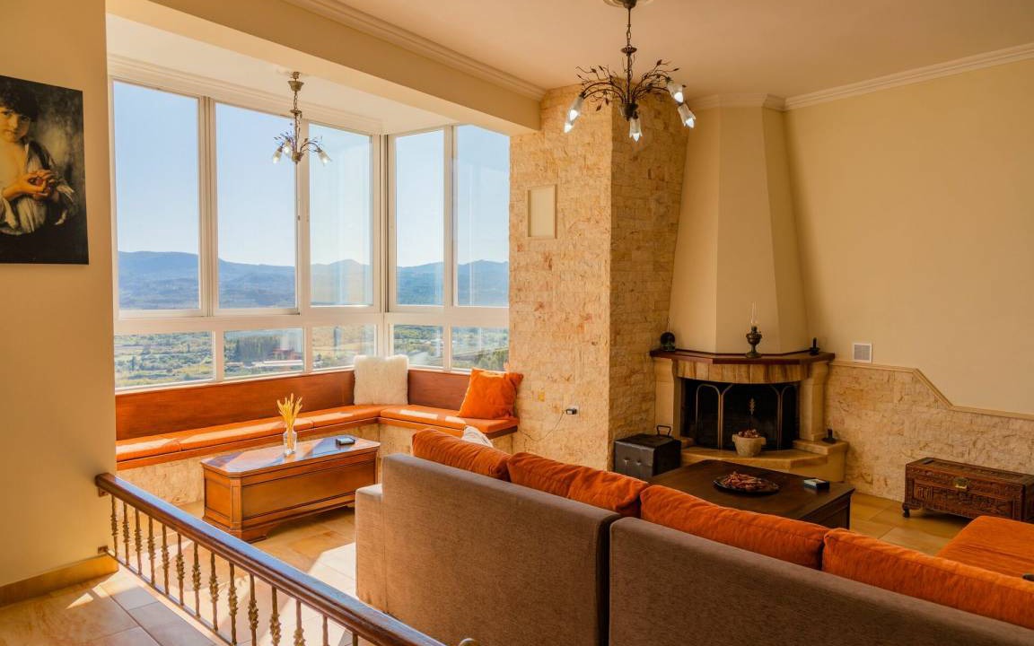 Photo of Livingroom in Esperion