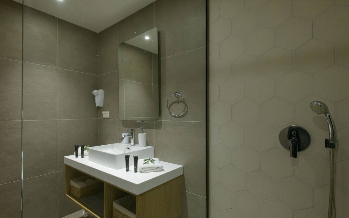 Photo of Bathroom in Petaleia