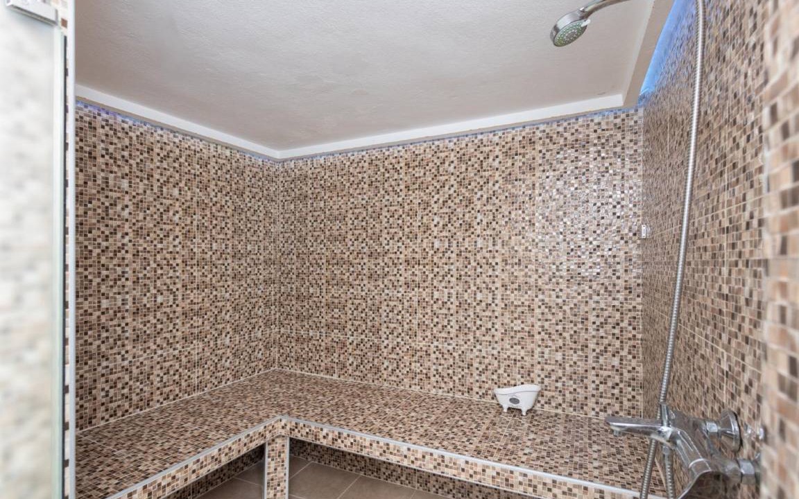 Photo of Bathroom in Roumeli
