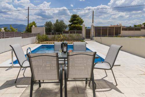 Photo of Patio Balcony in Isthmia