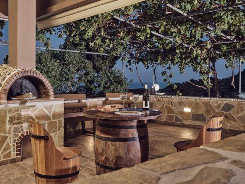 Photo of Patio Balcony in Lithakia