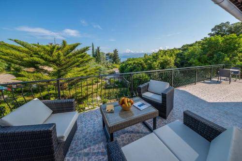 Photo of Patio Balcony in Apraos
