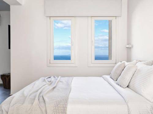 Photo of Others in Chora Folegandros