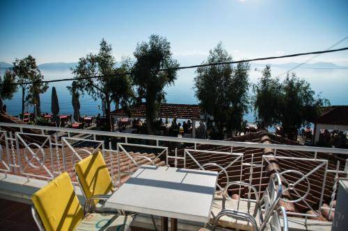 Photo of Patio Balcony in Menidion