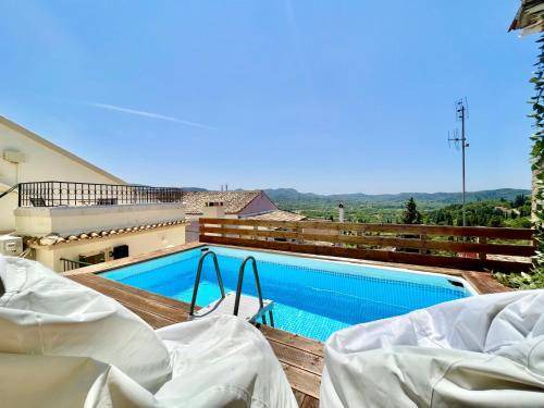 Photo of Patio Balcony in Esperion