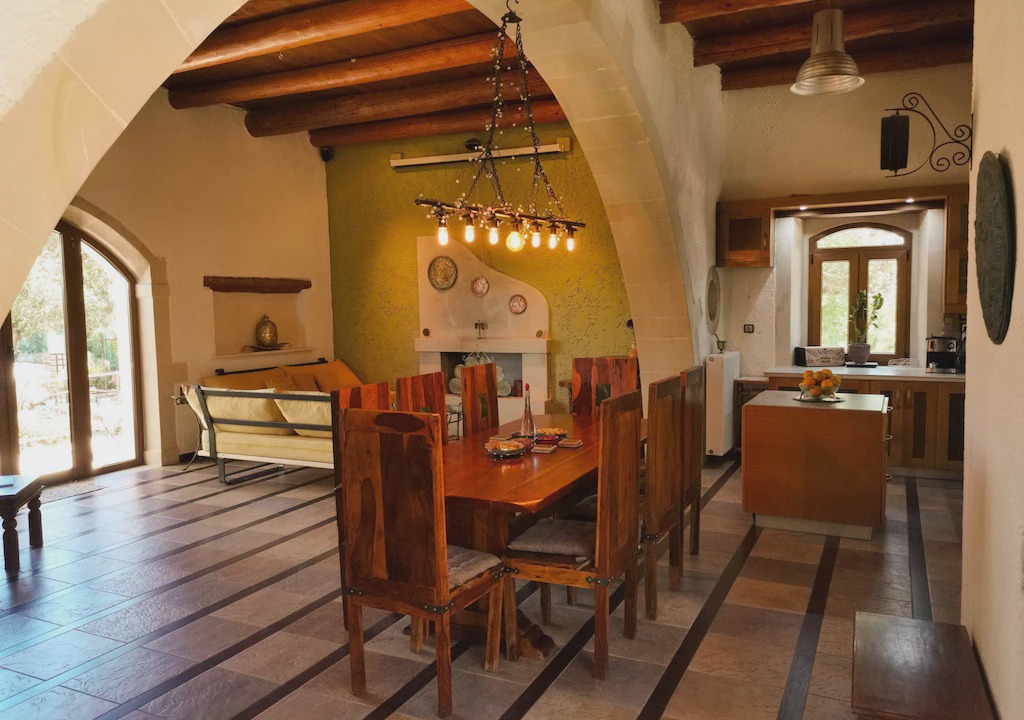 Photo of Livingroom in Armenoi