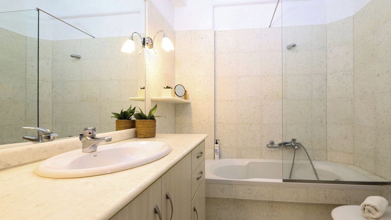 Photo of Bathroom in Ampelas