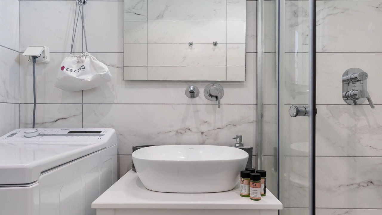 Photo of Bathroom in Glinado