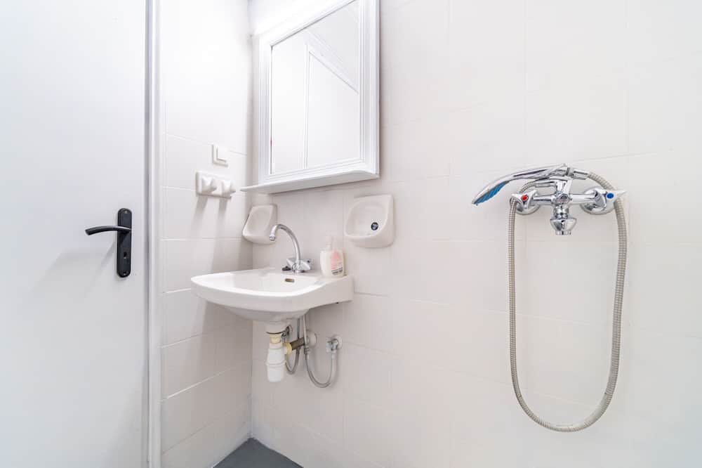 Photo of Bathroom in Gardenos