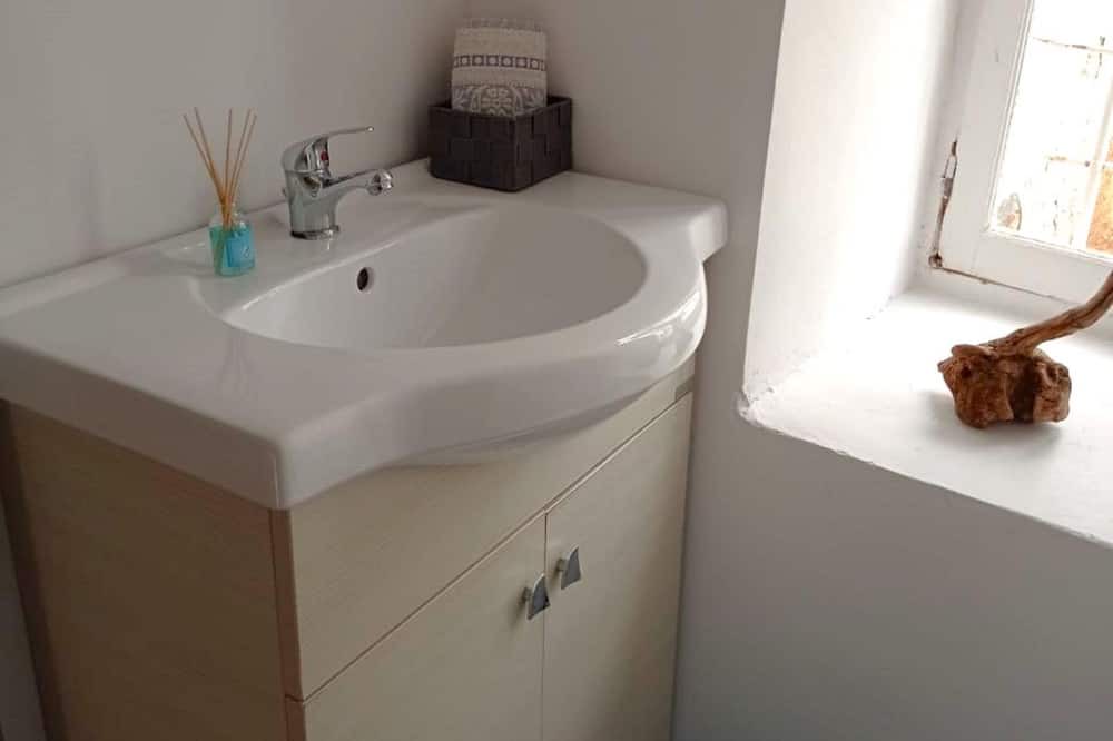 Photo of Bathroom in Galaxidi