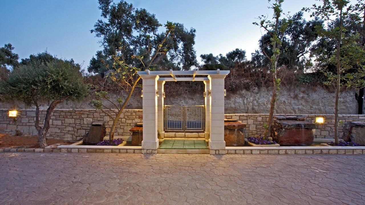 Photo of Outdoor in Adelianos Kampos
