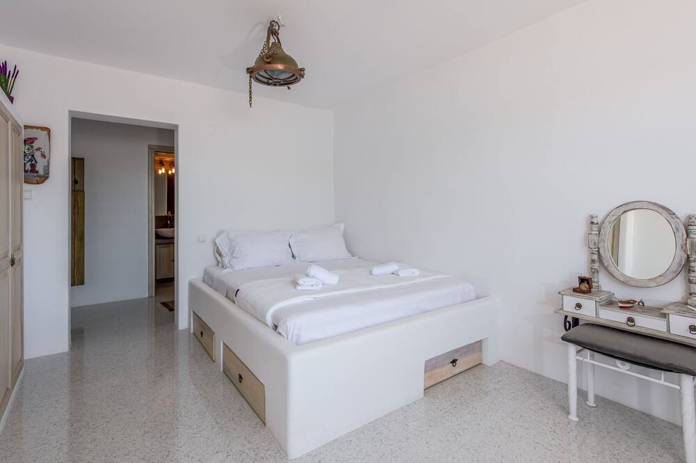 Photo of Bedroom in Apollonia