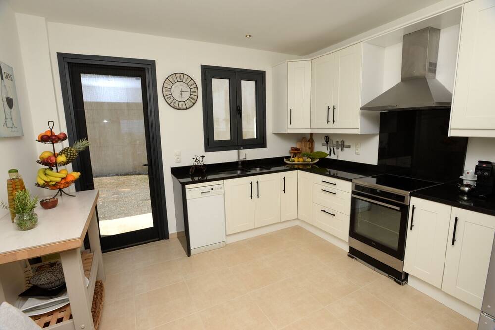 Photo of Kitchen in Kato Korakiana