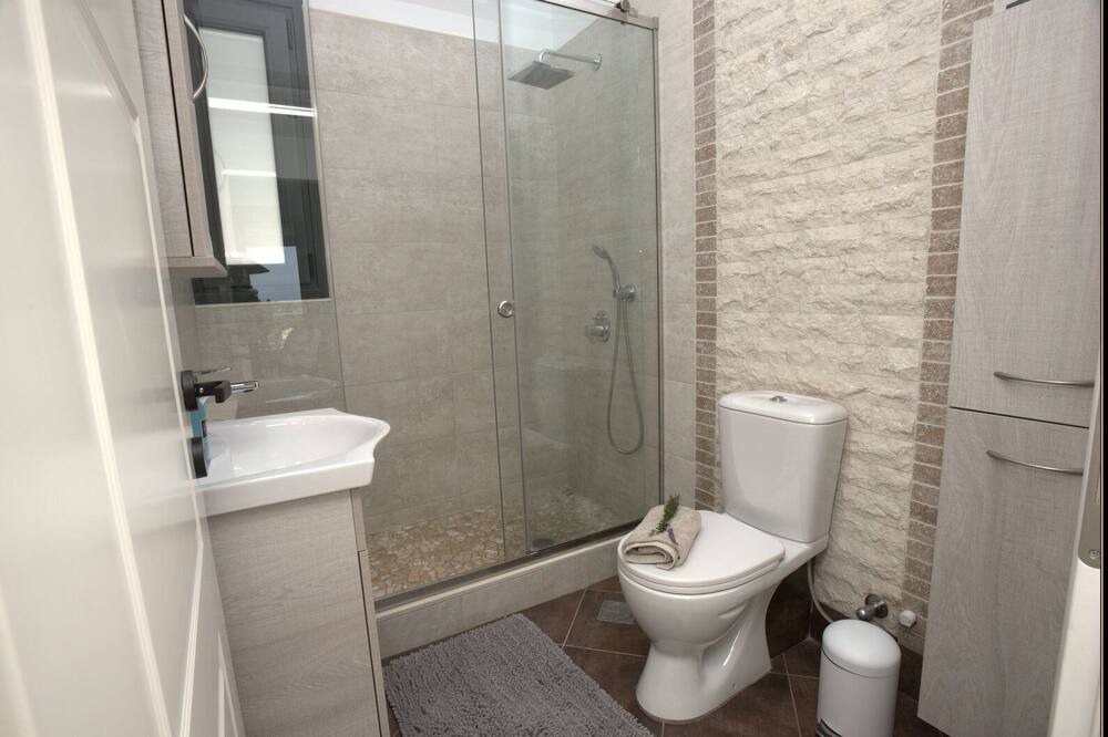 Photo of Bathroom in Kato Korakiana