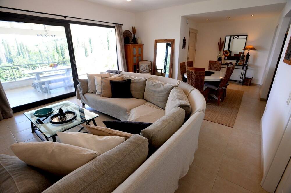 Photo of Livingroom in Kato Korakiana