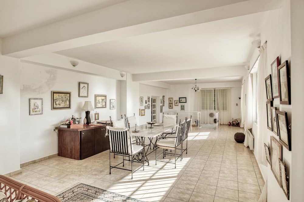 Photo of Livingroom in Lakopetra