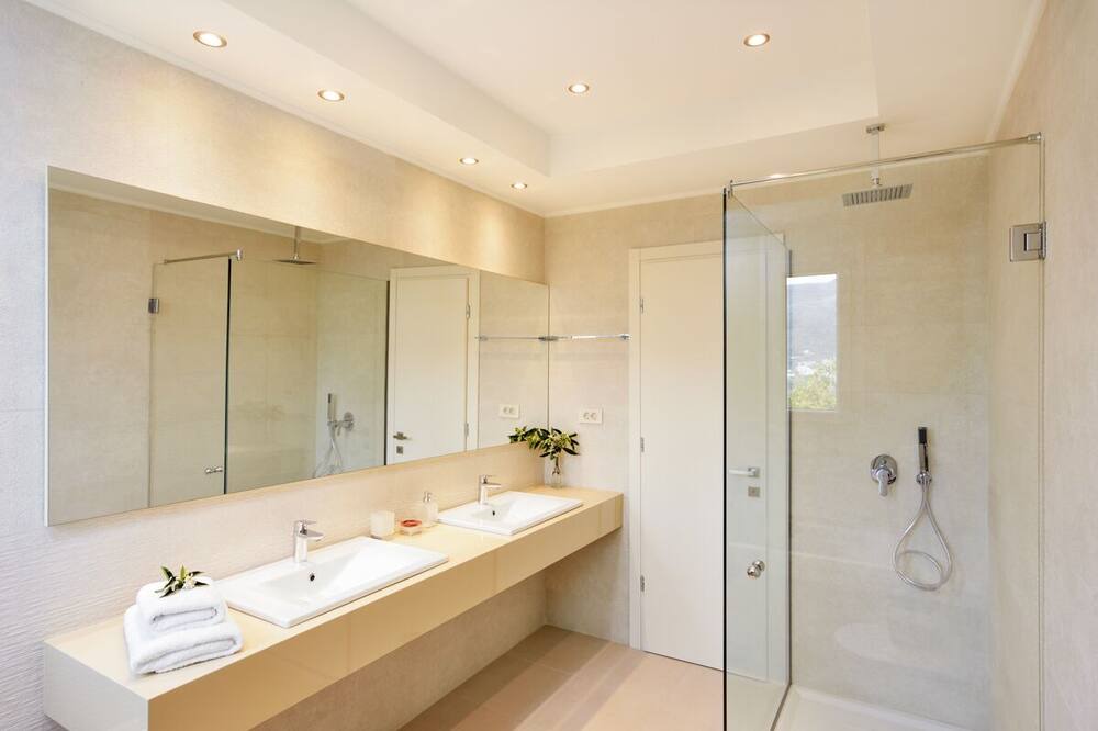 Photo of Bathroom in Souda