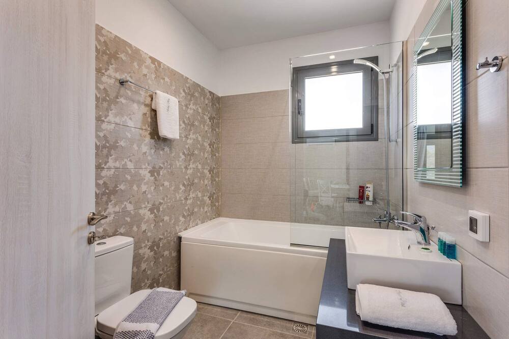 Photo of Bathroom in Kalo Chorio