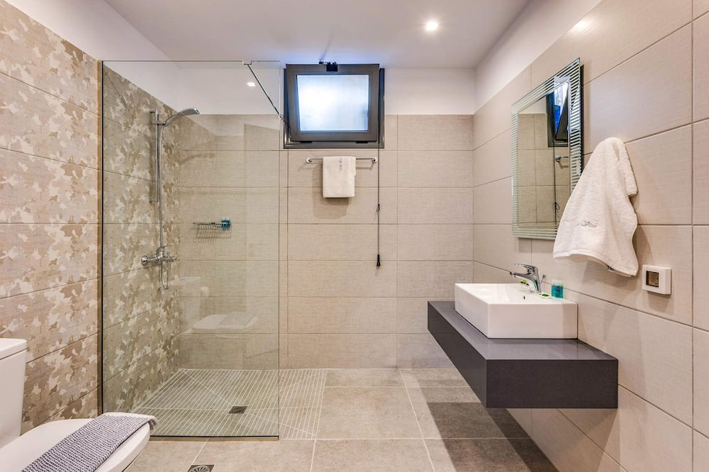 Photo of Bathroom in Kalo Chorio