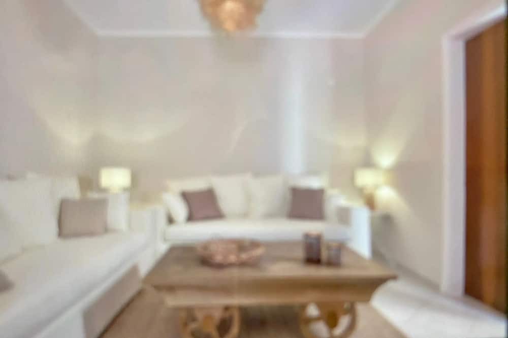 Photo of Livingroom in Adamas